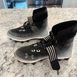 Under Armour Football Cleats High Top, 4.5Y